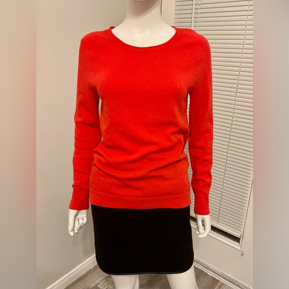 Banana Republic Women's sweater size S. With fine Italian SuperLoft yarn from - Picture 9 of 11